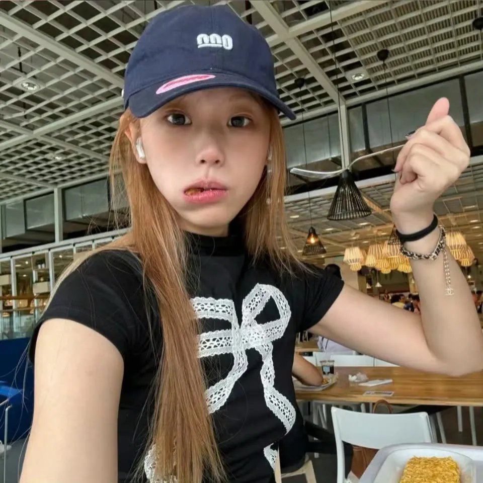 布劳涅森林的女人们